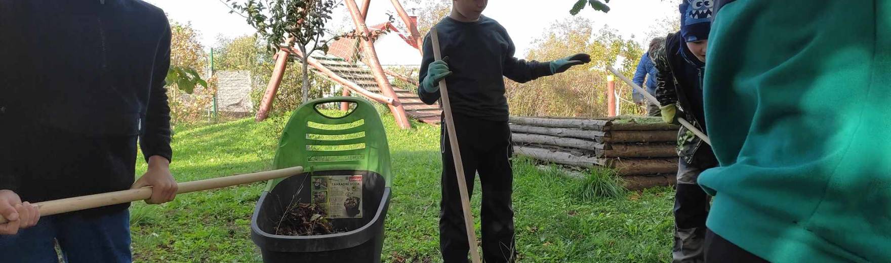 Spinkej, školní zahrado, spi