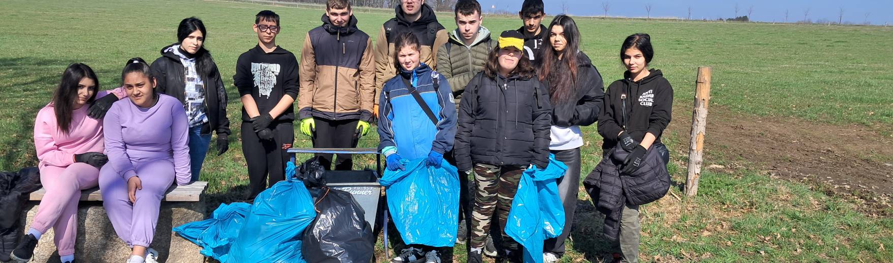 Čistý Frýdlant - úklid okolí cyklostezky a lesíku Střelnice