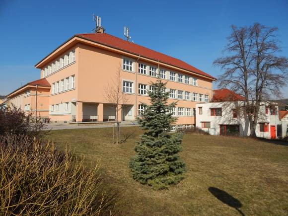 Péče o okolí školy