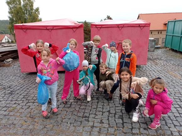 Uklízíme naši obec a CHKO Džbán
