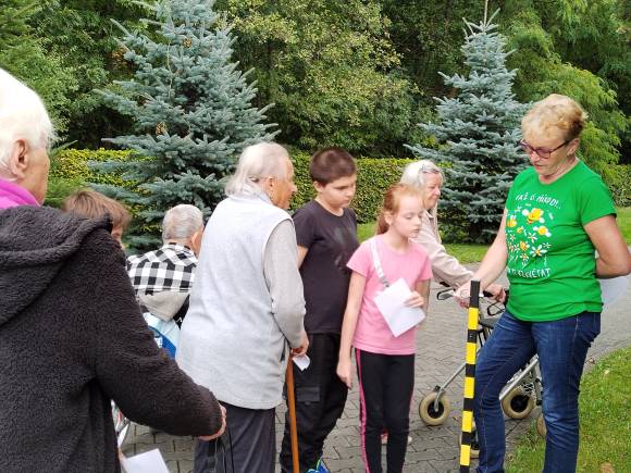 Uděláme hmyzu domeček, aby nám opatroval dvoreček