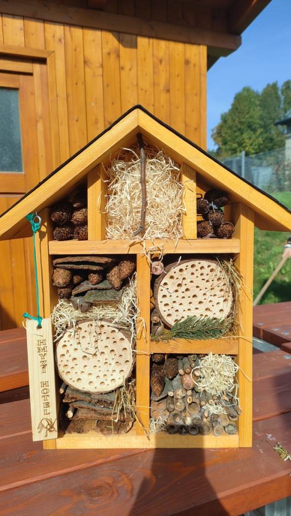 Domeček pro včely samotářky