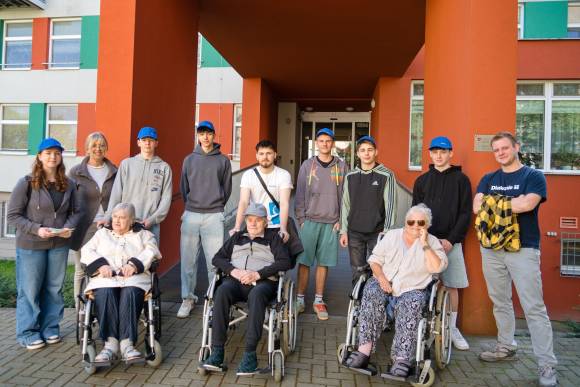 Strojaři pomáhají seniorům