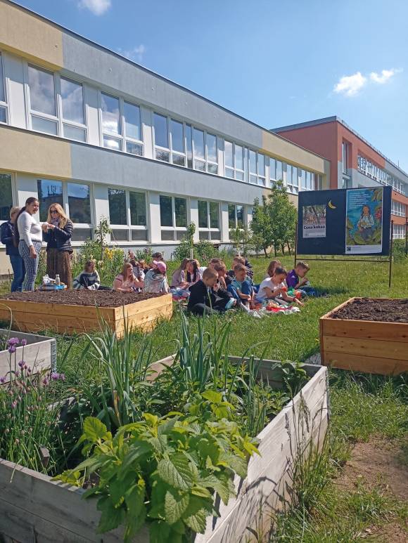 Oáza klidu v jedlé školní zahradě