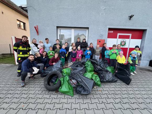 Hasiči pro čistší Milovice