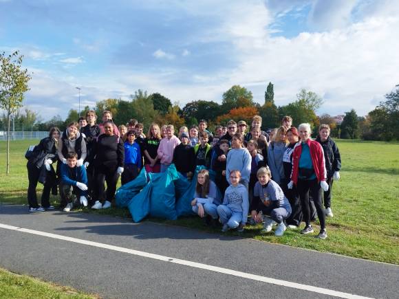 PODZIMNÍ ÚKLID NA BŘEZÍCH ŘEKY OHŘE 2025
