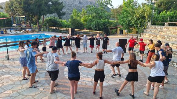 Tvoř lásku , ne válku.